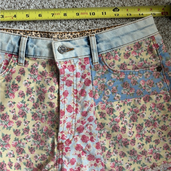 Anthropologie X Farm Rio High-Rise Patchwork Denim Shorts Floral Size 29 - Picture 10 of 12